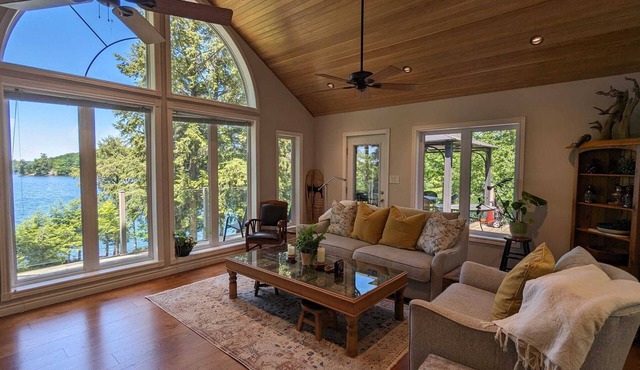 All season Bedford Lake House with sunset views on Devil Lake