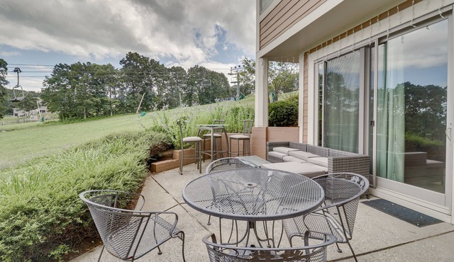 All-Season Fun! Wintergreen Resort Condo w/Views