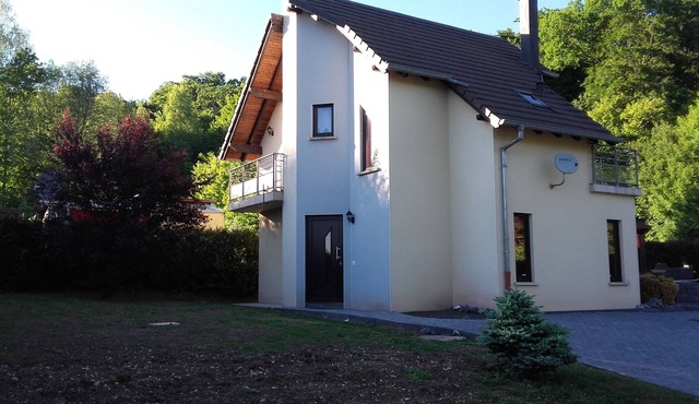 All season holiday home by the lake