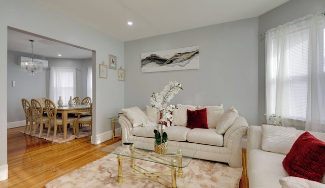 All-Season Fun! Charming Apt 3 Mi to Blue Hills