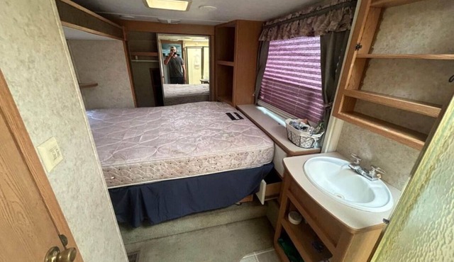 All Season Getaway ! Luxury Trailer Home Rentals ..