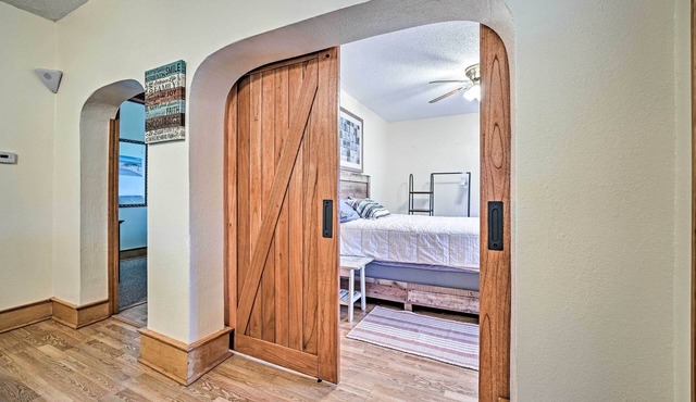 All-season Grand Haven Getaway With Deck!