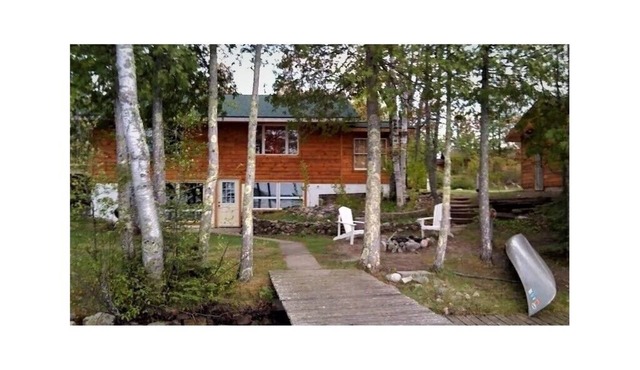 All season lake front cabin, 2 bdrms + futon, 2 full baths, sauna, sleeps 4-5