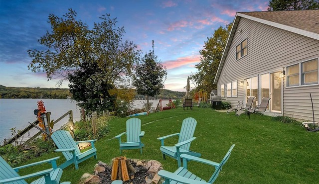 All-Season Lake Wisconsin Home-Close to Devil's Head and Cascade Mountain