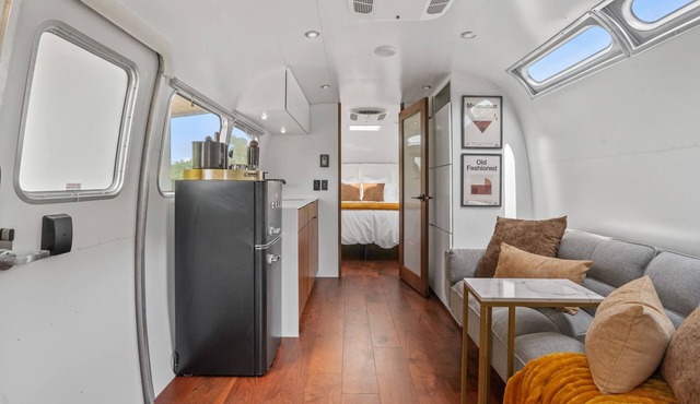 All Season Luxury Airstream Glamping Unit 1 of 6, On-Site Hiking, Sauna, Hot Tub