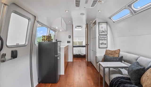 All Season Luxury Airstream Glamping Royale Unit 4 of 6, Hiking, Sauna, Hot Tub