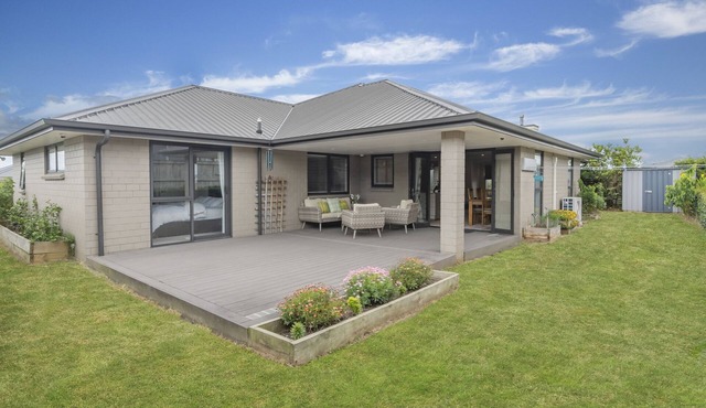 All Seasons Cottage - Pokeno Holiday Home