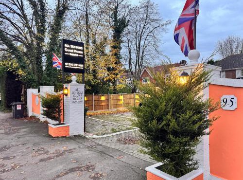 All Seasons Gatwick Guest House & Parking
