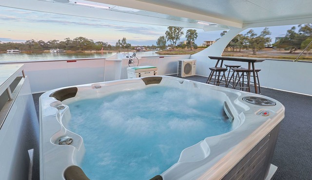 All Seasons Houseboats