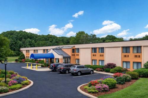 All Seasons Inn & Suites Smithfield Providence