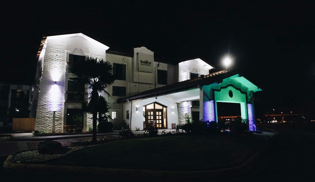 All Seasons Inn & Suites