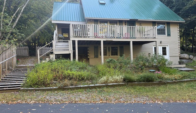 All seasons Peaceful 6-bedroom house in charming Harrison perfect for families