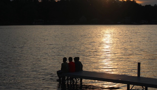All Sports Lake Cottage (255 Acre Lake). Completely Renovated. Cable, Wifi