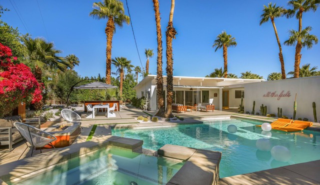 All The Feels - Outdoor living paradise!