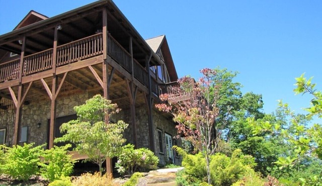 All Year Mountain/Sunset Views ~ Updated cabin ~ Best view in Lake Lure