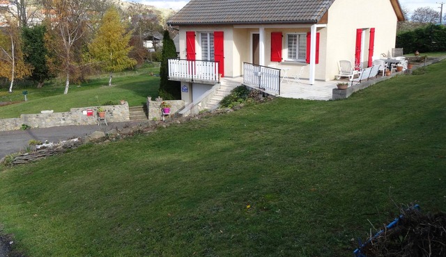 All year round near lake AYDAT comfortable house 4 persons, Auvergne volcanoes