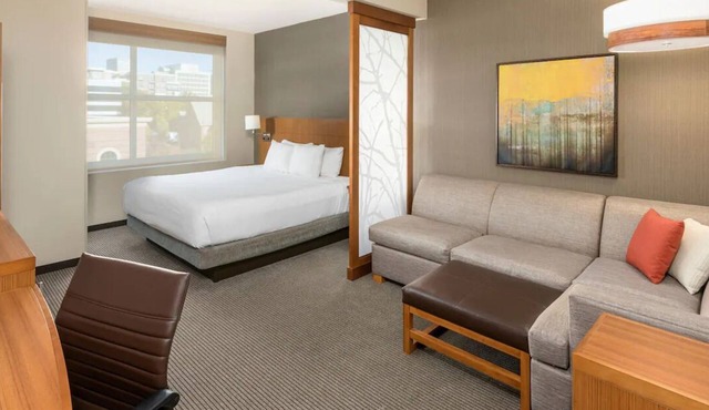All You Need for a Fun Vacay! 4 Units Onsite Parking, Pets Allowed, Indoor Pool!
