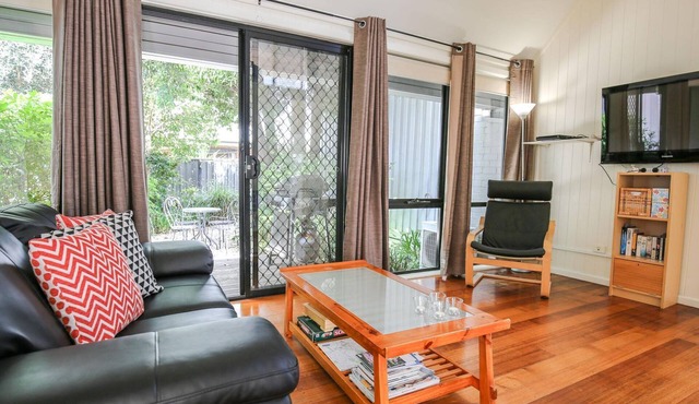 ALLAMBIE COTTAGES - VILLA 2: Bright