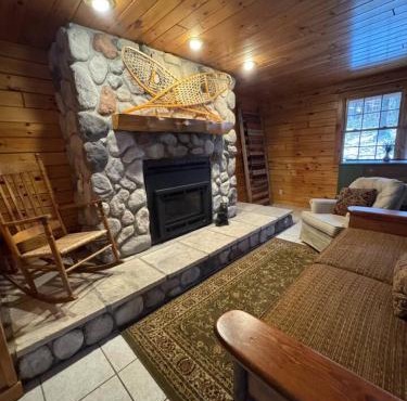 Allen Falls Private Woodland Cabin on 30 acres
