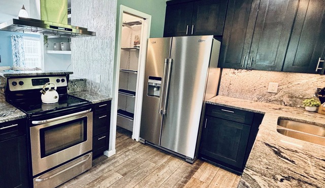 Allen Family Farm - HotTub, WiFi, Pet Friendly, Fresh Sourdough