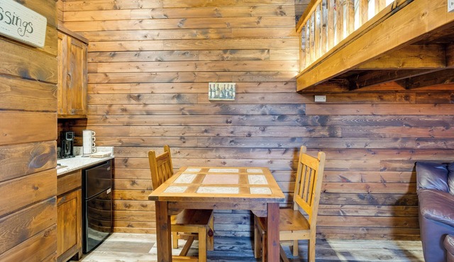Allen Studio Near Downtown: Hiking, Fishing & More