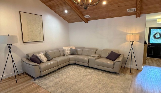 Allergen conscious 3-bedroom Daphne home with Pool