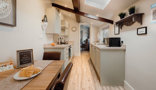 Allerton Apartment - a 1 bedroom apartment that sleeps 3 - 5 guests