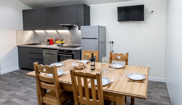 Allevard-les-Bains 2 Bedrooms for 3-5 people, Air conditioning