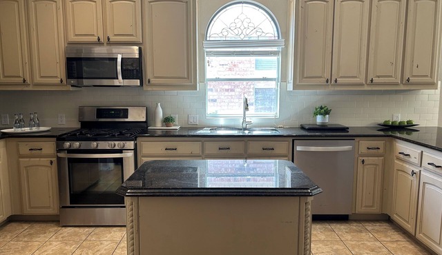 Alliance/North Fort Worth/Keller/Roanoke/Southlake Recently Renovated + Park