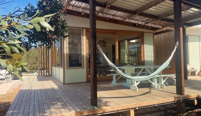 Alloca Beach Shack - Contemporary take on a 1950's beach shack