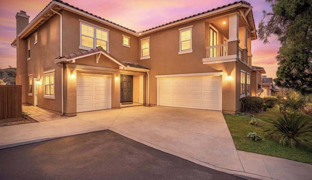 Allura Del Mar Heights Pet-Friendly 5BR Retreat