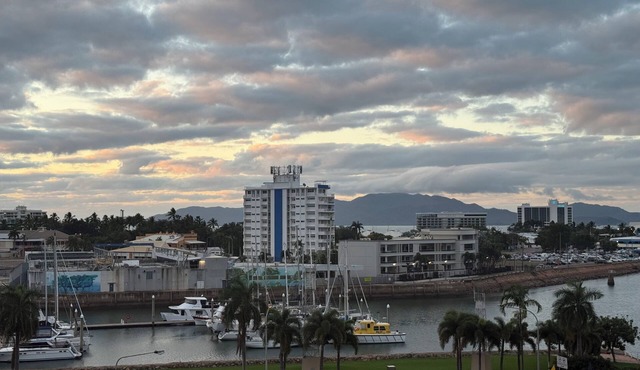 Allure Apartment in the heart of Townsville's premium waterfront dining precinct