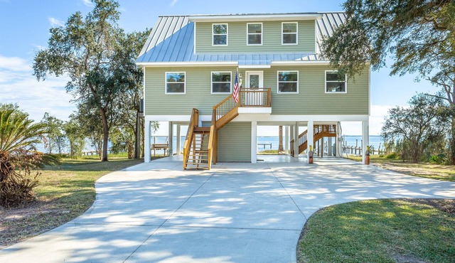 Allure- Beautiful 4BR/2BA house on the bay