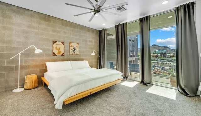 Alluring 2 bedroom apartment with decorated patio!