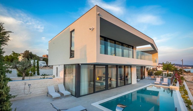 Alluring Rogoznica Villa | 5 Bedrooms | Villa Evening Star