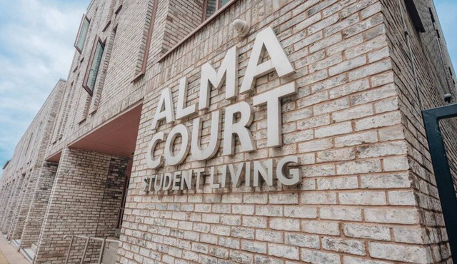 Alma Court