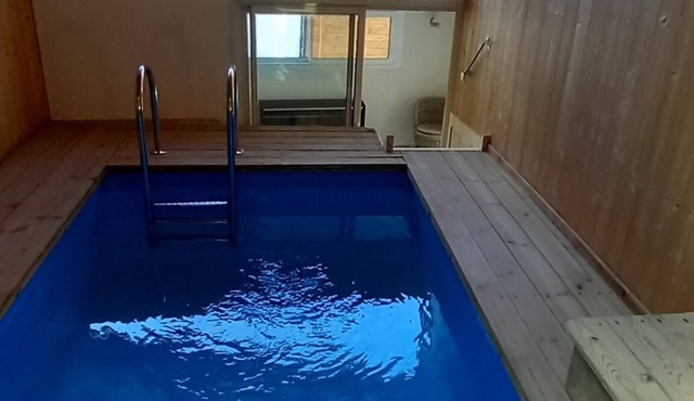 Alma Bella -Parent suite with private indoor heated pool