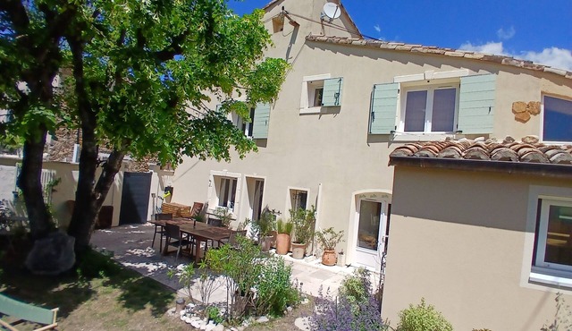 Alma Bella house sleeps 8 + heated indoor pool.