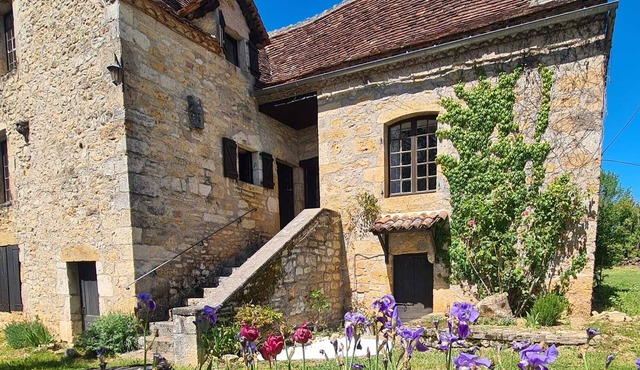 Alma, Quercinoise Avec Piscine