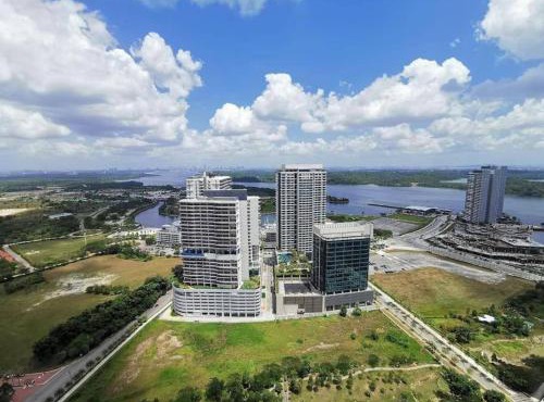 Almas Suites Netflix Wifi Puteri Harbour By STAY