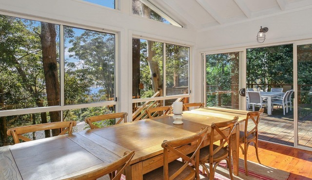 ALMOND COTTAGE | Views, walk to the beach, wifi | Accom Holidays