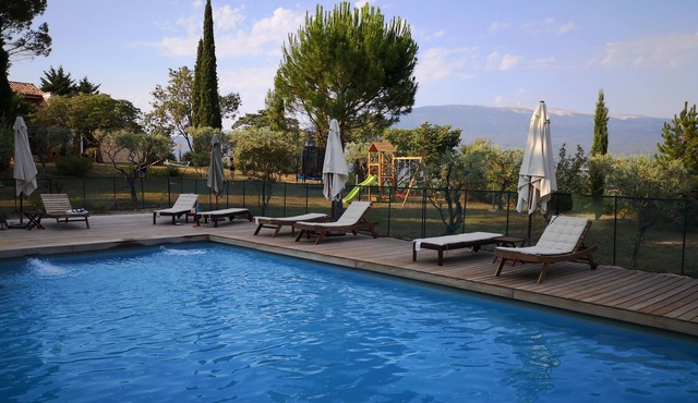 Almond trees: 3 bedrooms, parking, terrace, private entrance, garden view - Almond trees