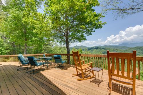 Almond Vacation Rental w/Mountain Views!