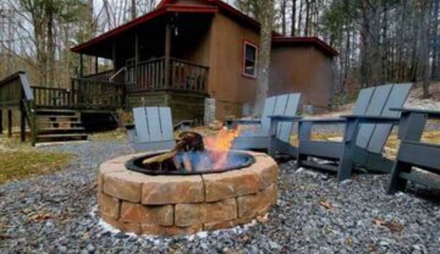 Almost Heaven Hideaway secluded 18+ acre creek, firepit, hiking, near ATV trails