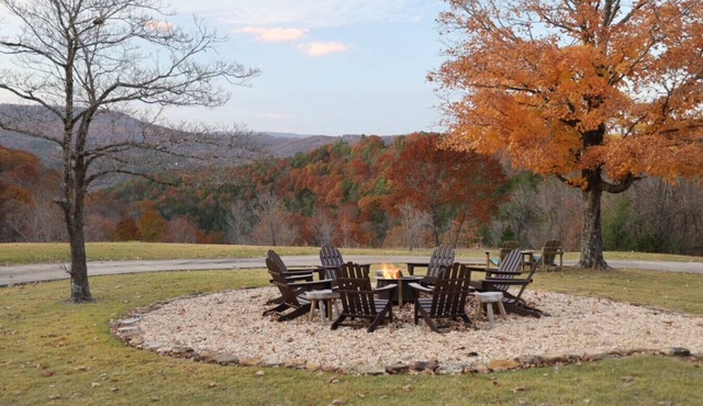 Almost Heaven Jasper Retreat Full of Fall Colors just waiting for you.