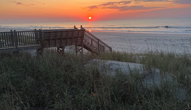 Almost Heaven OCEANFRONT D Toes In The Sand Directly on BEACH Pets OK