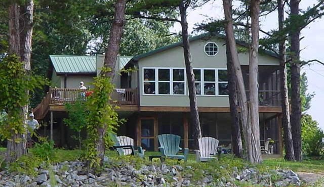Almost Level Lot, Dock with Sun Deck, Pontoon rental, (25 min. from Clemson)