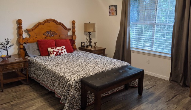 Almost Paradise. Two bedrooms with private bathroom.