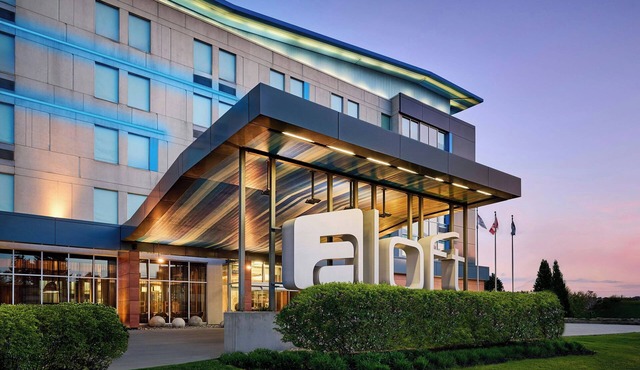 Aloft by Marriott Montreal Airport