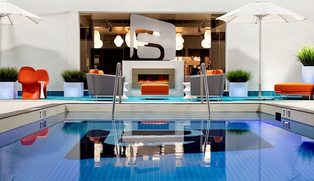 Aloft Calgary University